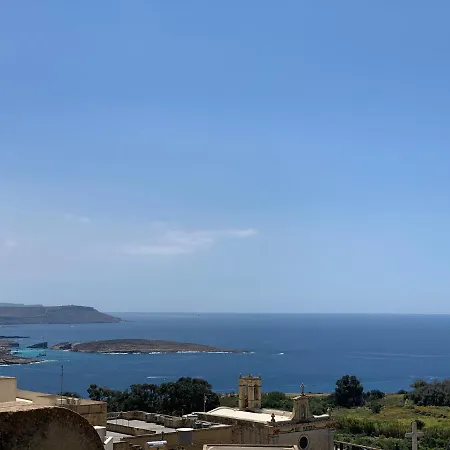300y/o Blue Lagoon Views /ac/pool Holiday home *