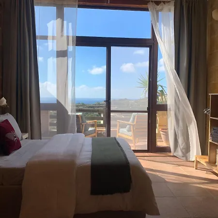 300y/o Blue Lagoon Views /ac/pool Holiday home