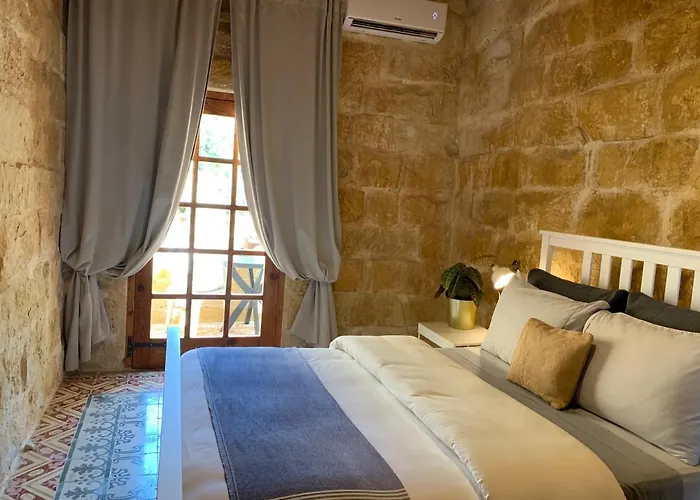 300y/o Blue Lagoon Views /ac/pool Feriehus *