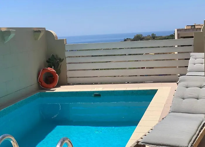 300y/o Blue Lagoon Views /ac/pool Feriehus