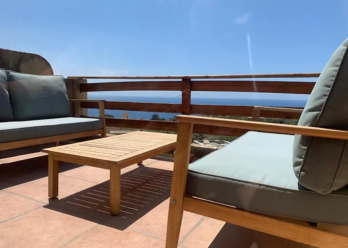 300y/o Blue Lagoon Views /ac/pool * Qala