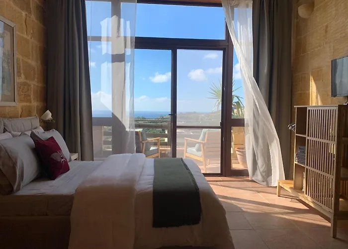 300y/o Blue Lagoon Views /ac/pool Feriehus