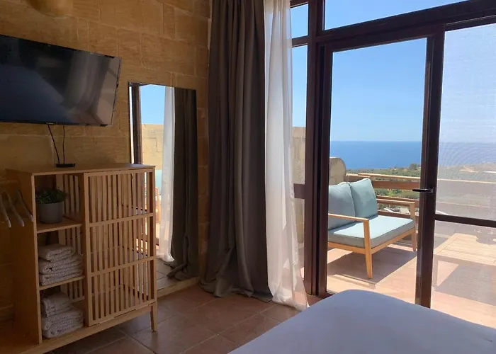 300y/o Blue Lagoon Views /ac/pool Feriehus