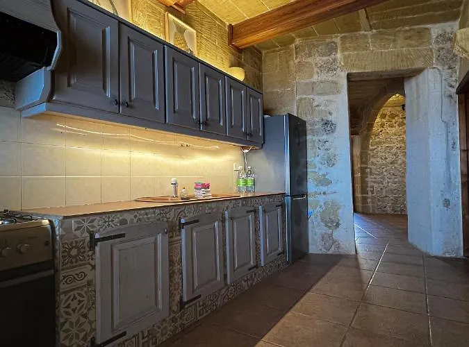 300y/o Blue Lagoon Views /ac/pool Feriehus *